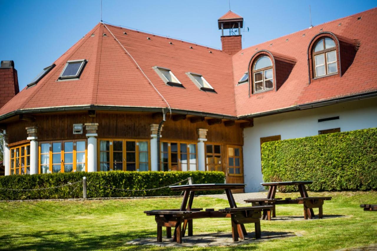 Penzion Terasa, Bed & Breakfast Velke Losiny Exterior photo