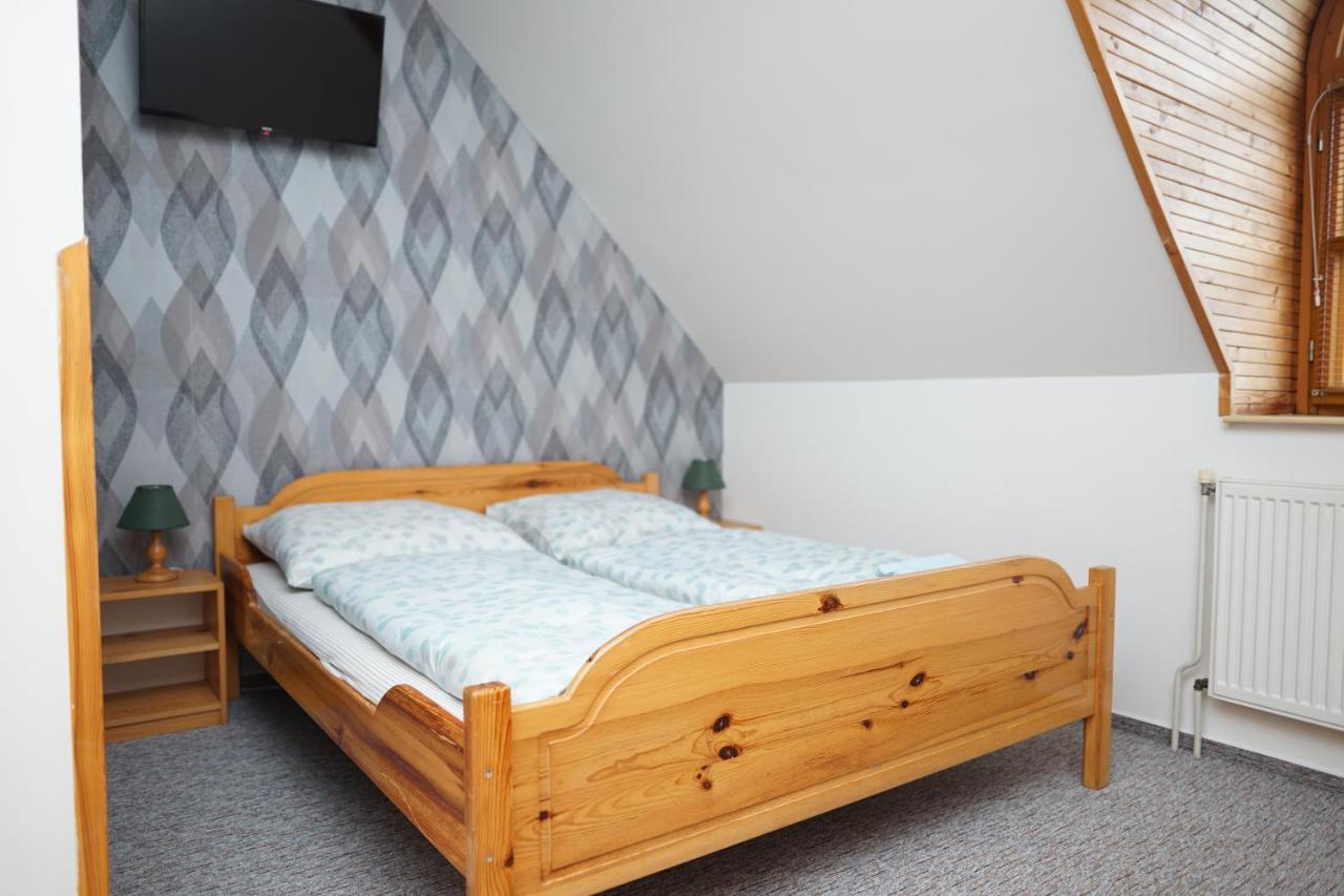 Penzion Terasa, Bed & Breakfast Velke Losiny Exterior photo
